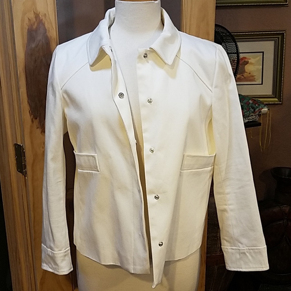 White chic jacket - Picture 2 of 4
